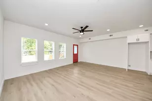 1316 W Willis St, Alvin, TX 77511 - Photo 12