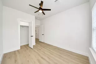 1316 W Willis St, Alvin, TX 77511 - Photo 28