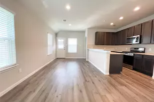 6515 James Michael Dr, Rosharon, TX 77583 - Photo 4