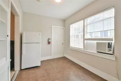 903 Oakhurst Street #3, Houston, TX 77023 - Photo 14