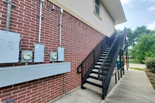 501 E Davis St, Conroe, TX 77301 - Photo 14