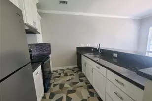 501 E Davis St, Conroe, TX 77301 - Photo 12