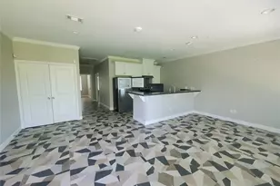 501 E Davis St, Conroe, TX 77301 - Photo 4