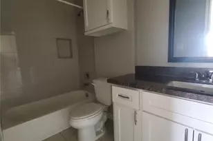 501 E Davis St, Conroe, TX 77301 - Photo 8