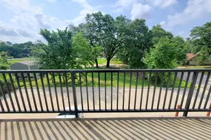 501 E Davis St, Conroe, TX 77301 - Photo 4