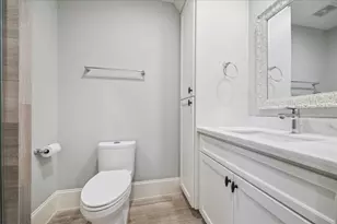 12222 Old Oaks Dr, Houston, TX 77024 - Photo 24