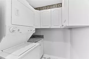2800 Jeanetta St, Houston, TX 77063 - Photo 8