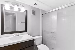 2800 Jeanetta St, Houston, TX 77063 - Photo 14