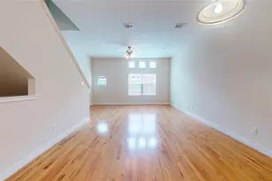 2710 Hullsmith Dr, Houston, TX 77063 - Photo 10