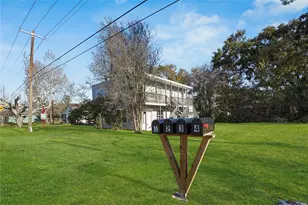 819 Oak St, La Marque, TX 77568 - Photo 2