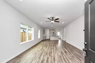 18724 Loom dr, Conroe, TX 77306 - Photo 6