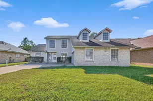 3210 Kempwood Dr, Sugar Land, TX 77479 - Photo 2