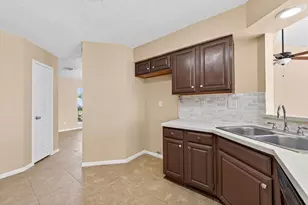 3210 Kempwood Dr, Sugar Land, TX 77479 - Photo 20