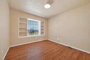 3210 Kempwood Dr, Sugar Land, TX 77479 - Photo 32