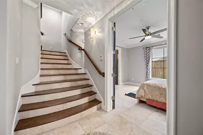328 Bomar Street, Houston, TX 77006 - Photo 8