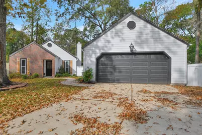 11 Bitterwood Court, The Woodlands, TX 77381 - Photo 2
