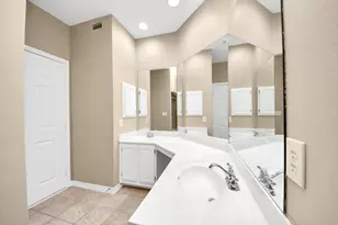 2400 McCue Rd, Houston, TX 77056 - Photo 22