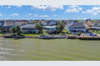83 Dolphin Lane, Freeport, TX 77541 - Photo 2