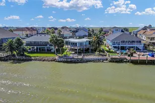 83 Dolphin Ln, Freeport, TX 77541 - Photo 2