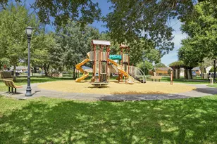 607 Travis St, Webster, TX 77598 - Photo 30