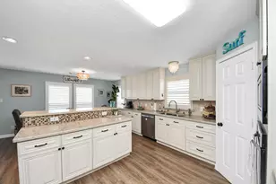 731 Marlin St, Bayou Vista, TX 77563 - Photo 10