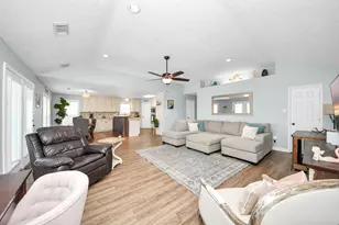 731 Marlin St, Bayou Vista, TX 77563 - Photo 12