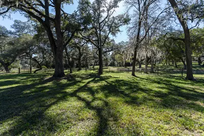 12570 Fm 530, Hallettsville, TX 77964 - Photo 32