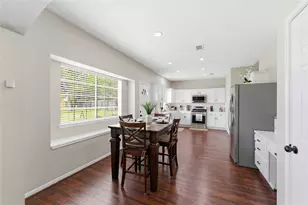 205 Oak Creek Cir, League City, TX 77573 - Photo 8