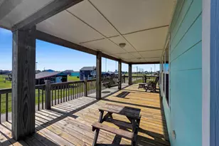 964 S Selwyn Rd, Crystal Beach, TX 77650 - Photo 10