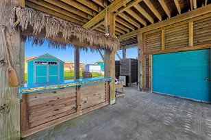 964 S Selwyn Rd, Crystal Beach, TX 77650 - Photo 16