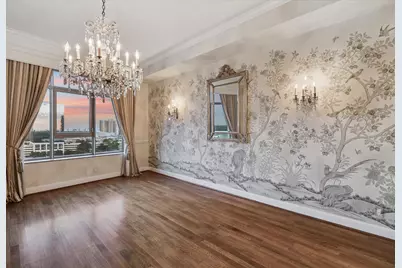 1100 Uptown Park Boulevard #102, Houston, TX 77056 - Photo 8