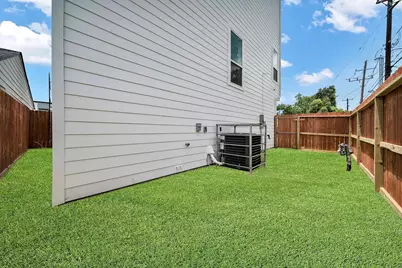 6903 Saint Augustine Street, Houston, TX 77021 - Photo 18