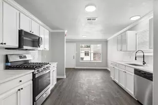 14211 Brunswick Point Ln, Houston, TX 77047 - Photo 2