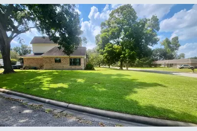 215 Ridgemont Drive, Alvin, TX 77511 - Photo 30