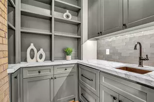 2602 Whitney St, Houston, TX 77006 - Photo 32