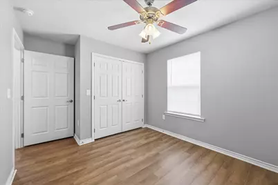 228 W Elm Avenue, Winnie, TX 77665 - Photo 14