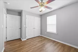 228 W Elm Ave, Winnie, TX 77665 - Photo 14