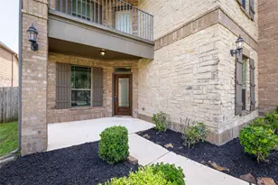 4534 Montcliff Bend Ln, Sugar Land, TX 77479 - Photo 4