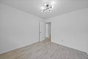 11823 S Willow Cir, Houston, TX 77071 - Photo 22