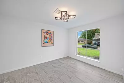 11823 S Willow Circle, Houston, TX 77071 - Photo 2