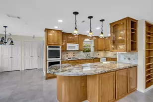 11226 Ivyridge Rd, Houston, TX 77043 - Photo 16