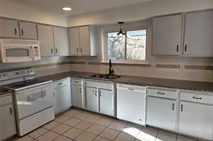 17211 Heritage Bay Dr, Webster, TX 77598 - Photo 10