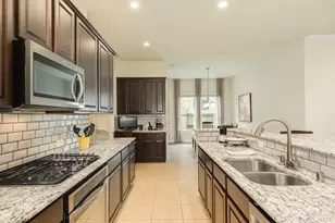 2329 Vineyard Terrace Ln, League City, TX 77573 - Photo 10