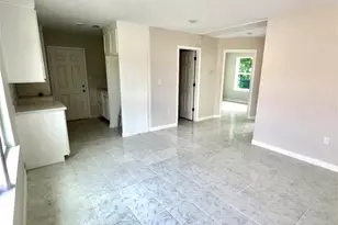 4305 Phlox St, Houston, TX 77051 - Photo 6