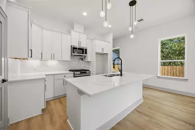 5218 Higgins Street #A/B, Houston, TX 77033 - Photo 10