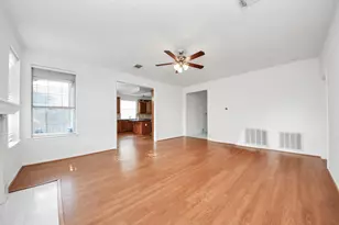 1608 Keystone Dr, Friendswood, TX 77546 - Photo 4