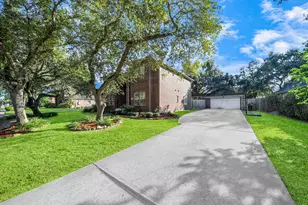 1608 Keystone Dr, Friendswood, TX 77546 - Photo 46