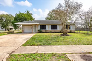 3202 Hays St, Pasadena, TX 77503 - Photo 2