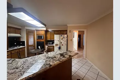 219 Kings Court, Stafford, TX 77477 - Photo 12