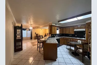 219 Kings Court, Stafford, TX 77477 - Photo 10